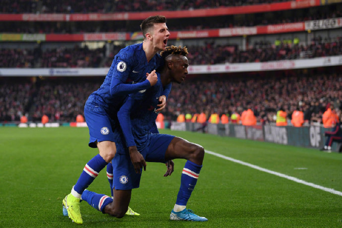  诺丁汉森林定位精准，乡村球队展现黑马本色